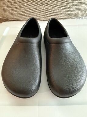 Black Work-safe Crocs